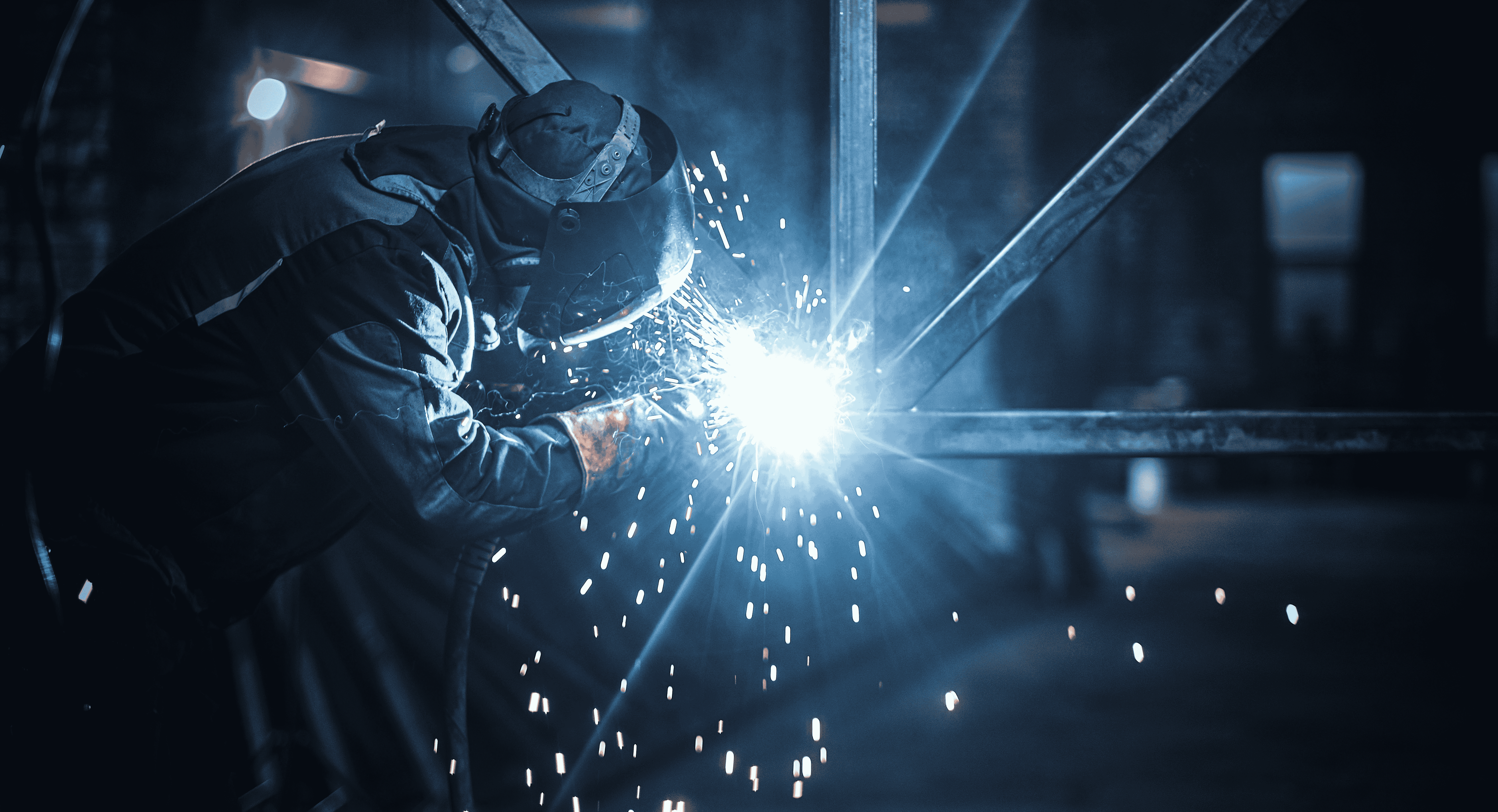 Photo d'un homme faisant de la soudure